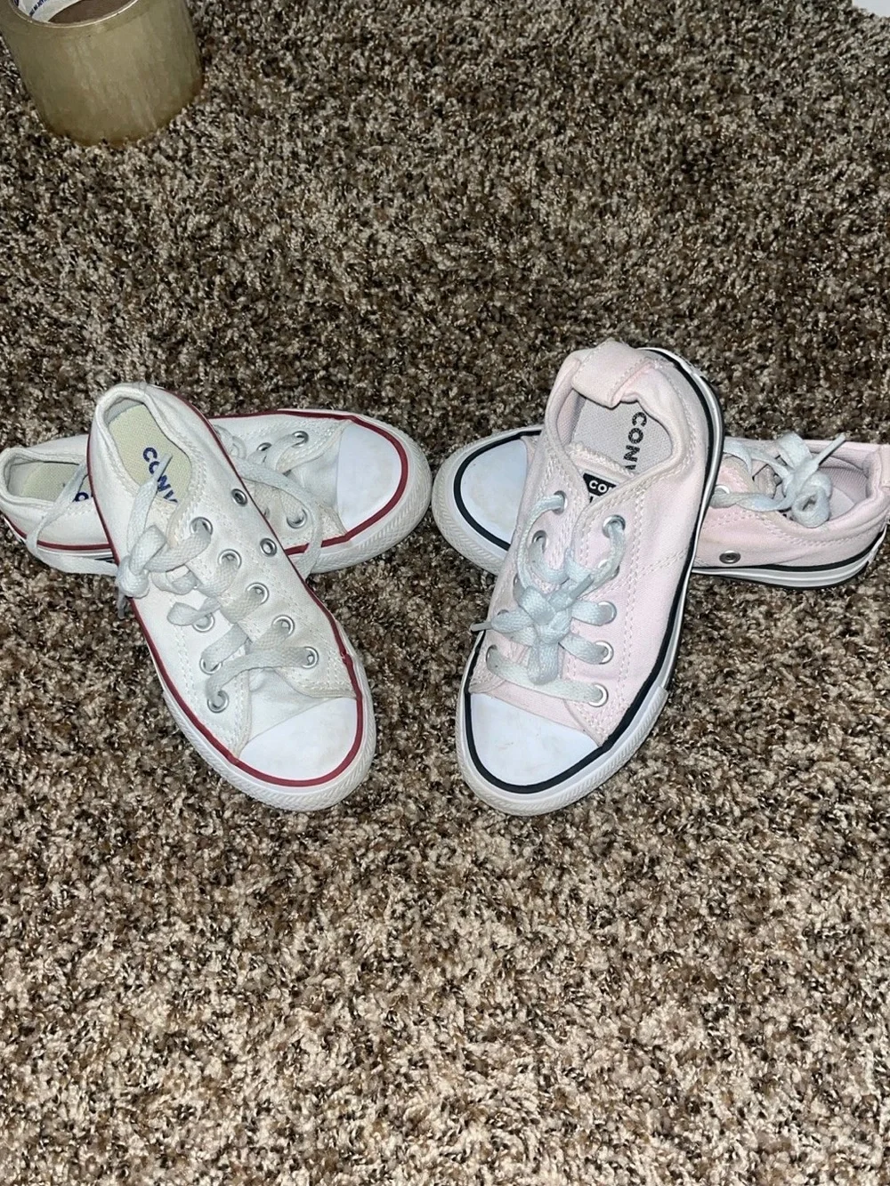 Girl Kids Converse Low Top 2 Pais Size 11c